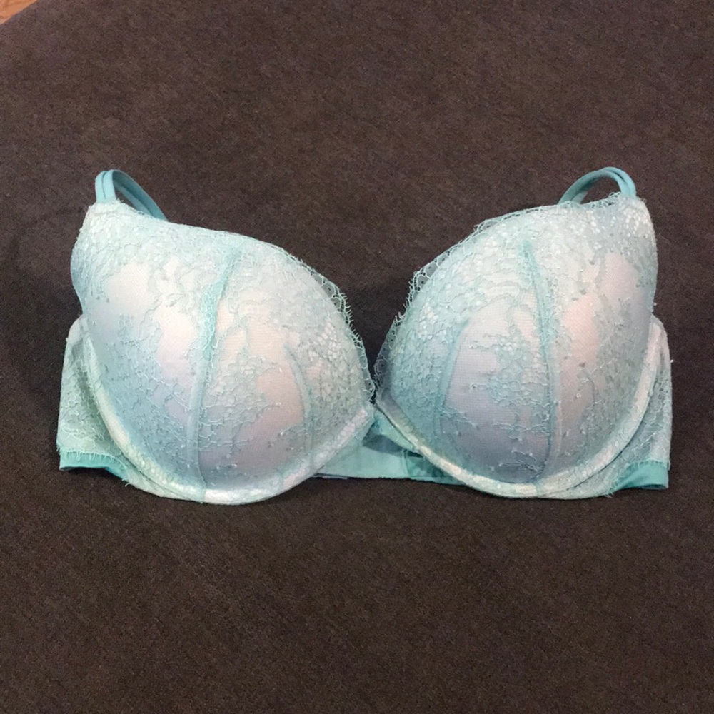 Victoria’s Secret Very Sexy Push Up!